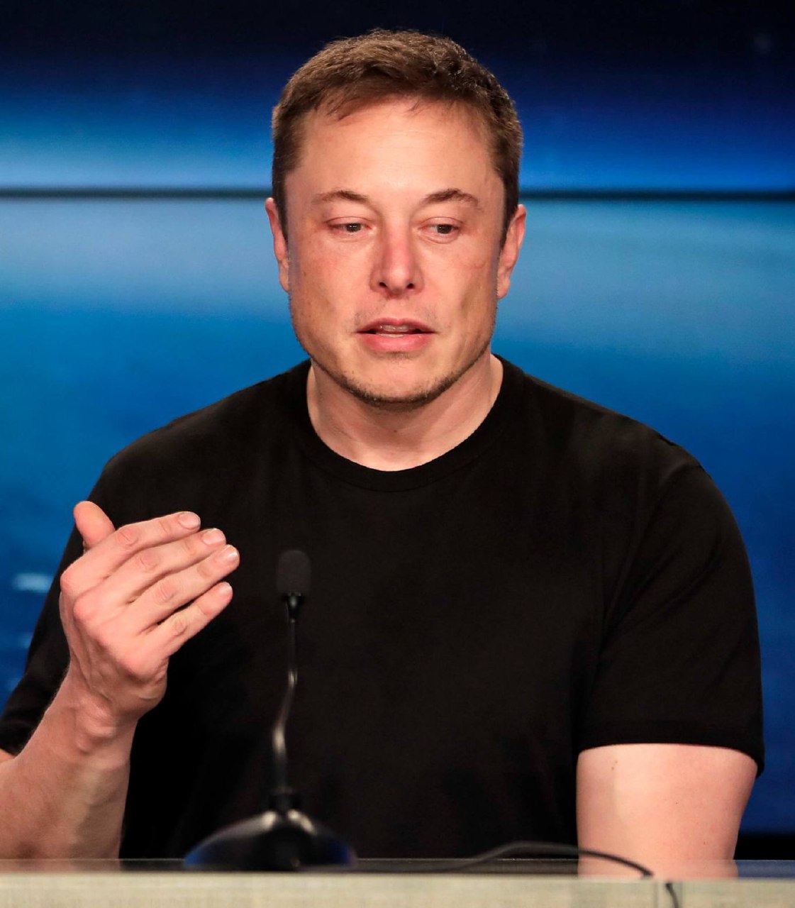 Elon Musk niega que SpaceX esté desarrollando un teléfono con inteligencia artificial