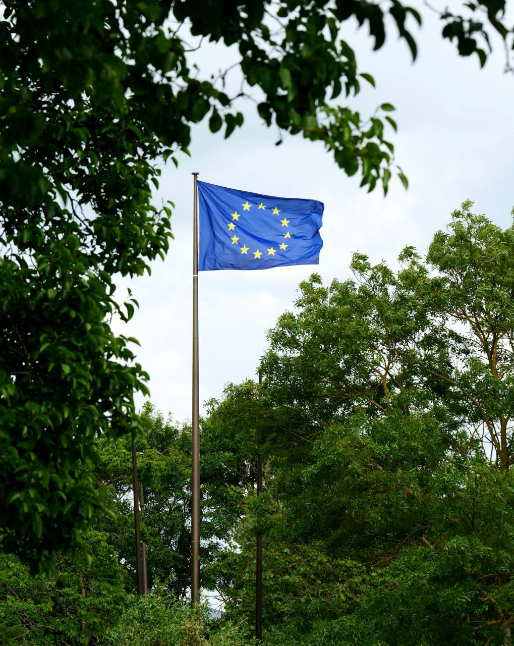 Unión Europea sanciona a diez líderes políticos de Hamás y cuatro grupos judíos de Cisjordania