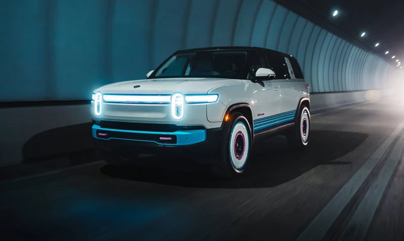 Director de Rivian advierte que fabricantes de autos quedarán rezagados si no invierten en vehículos eléctricos