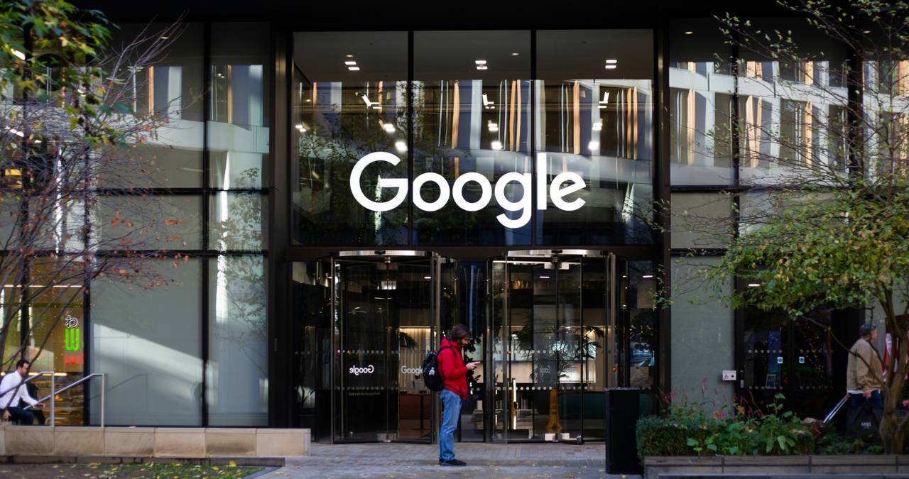 Vinton Cerf, considerado el padre de internet, se retira de Google tras más de 20 años