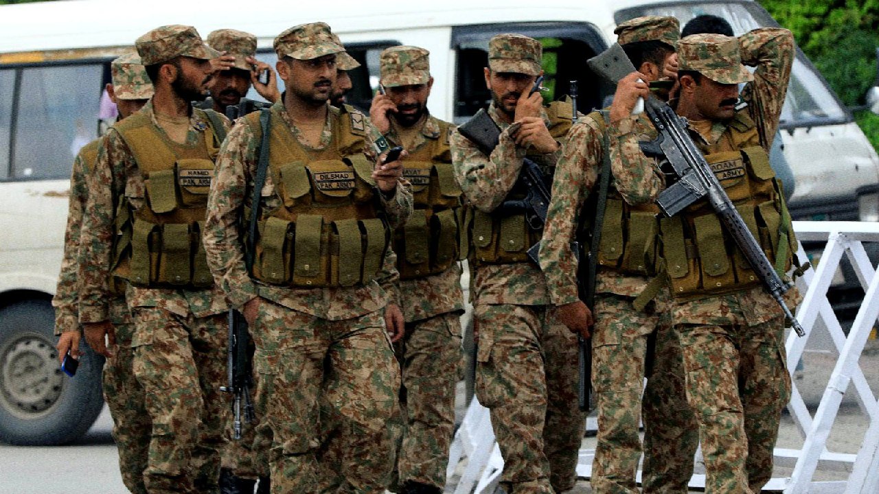 Pakistán ejecuta ataques aéreos en Afganistán que dejan al menos 46 muertos