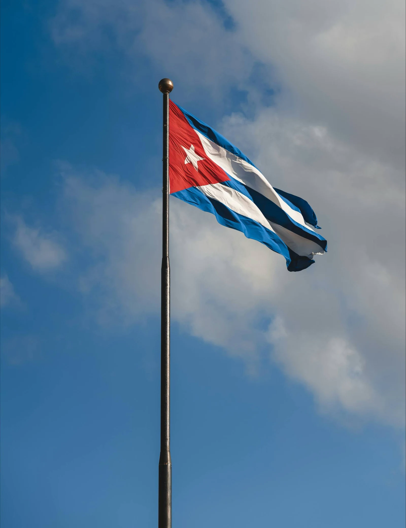 Cuba al borde del colapso: un cuarto de su población ha emigrado en cuatro años