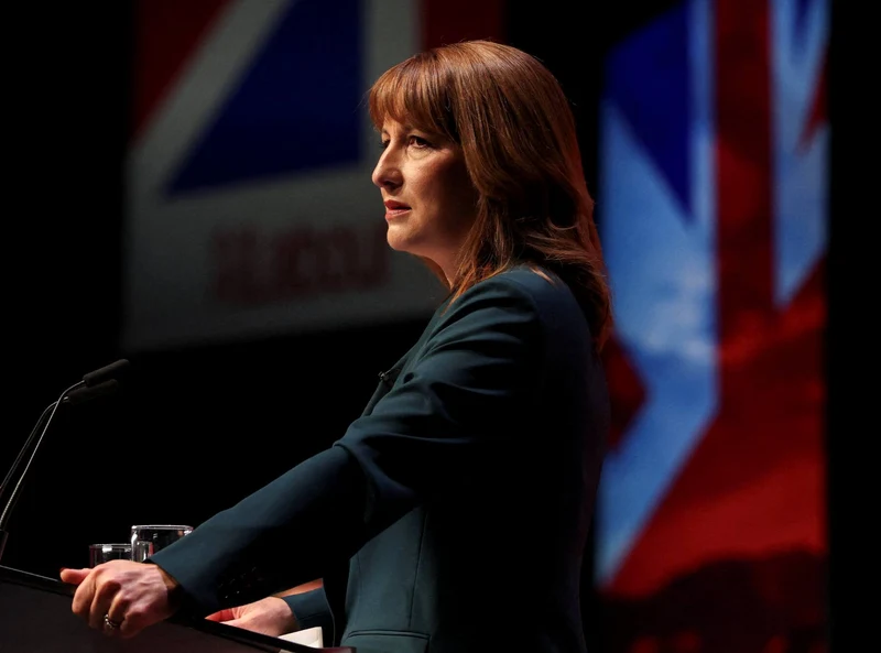 Ministra de Finanzas británica busca mantener su cargo bajo el próximo gobierno de Burnham