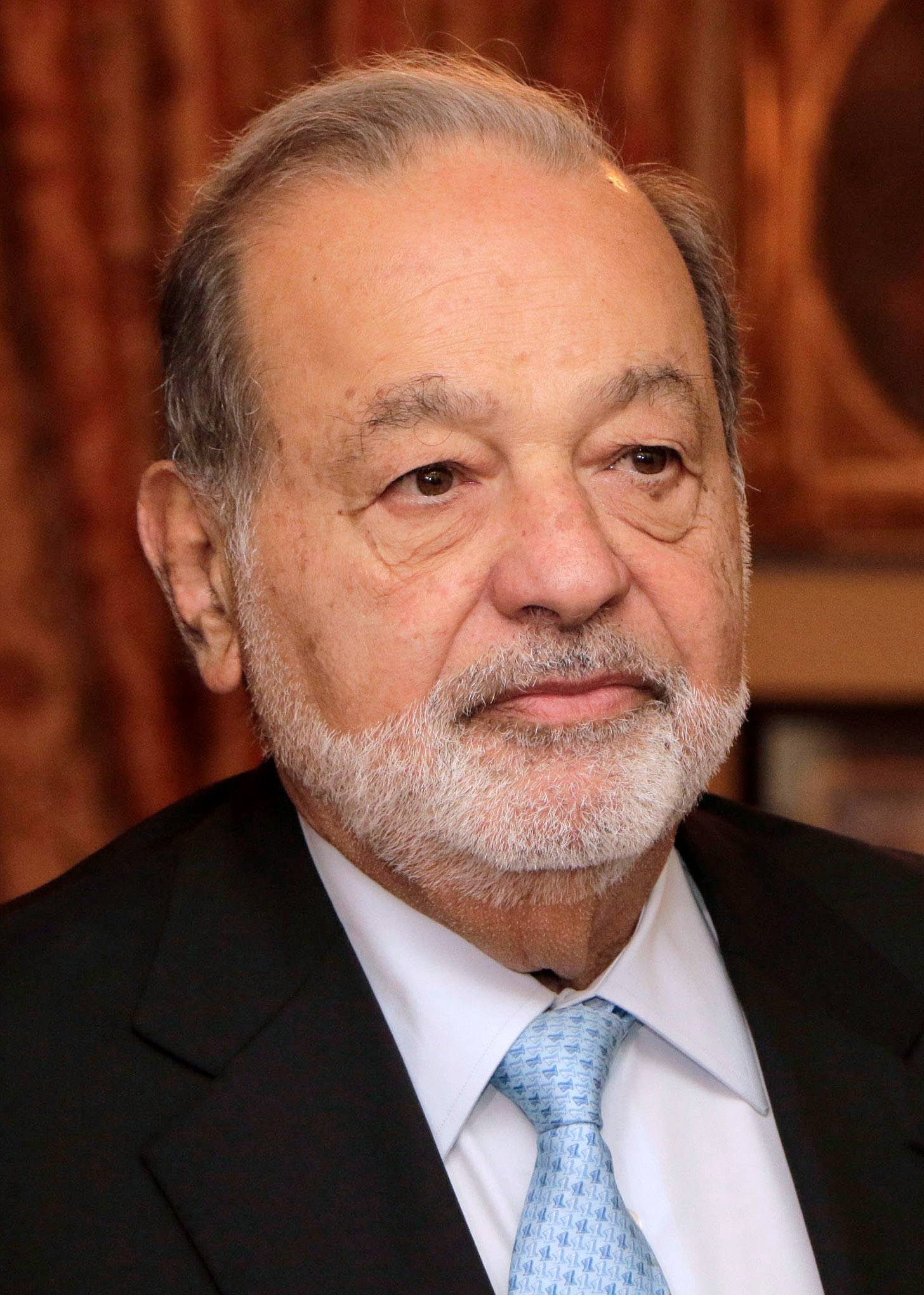Carlos Slim anuncia inversión de 5.000 millones de dólares en México y respalda política económica de Sheinbaum