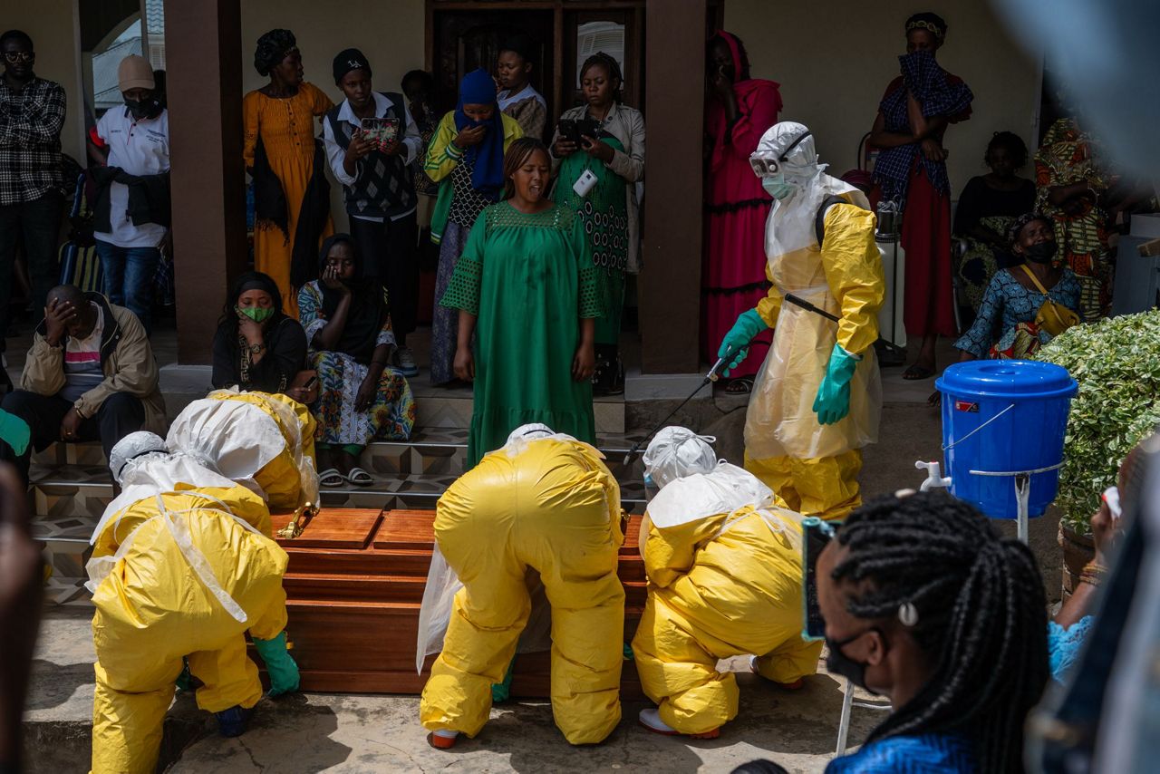 Director de la OMS llega al Congo mientras brote de ébola Bundibugyo supera los 1.000 casos sospechosos