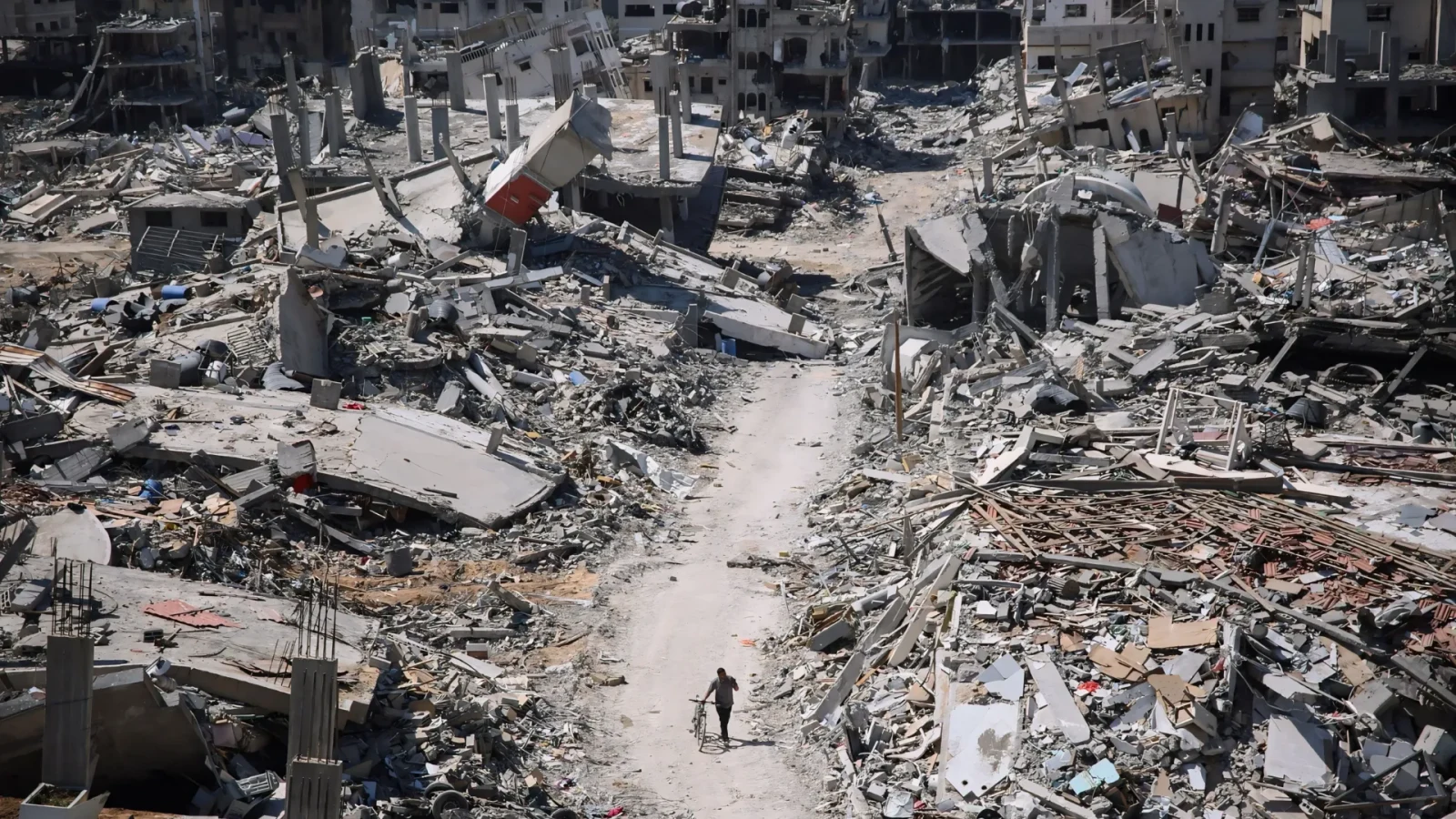 Enviado de paz advierte que alto el fuego en Gaza pende del desarme de Hamás mientras el territorio enfrenta división permanente